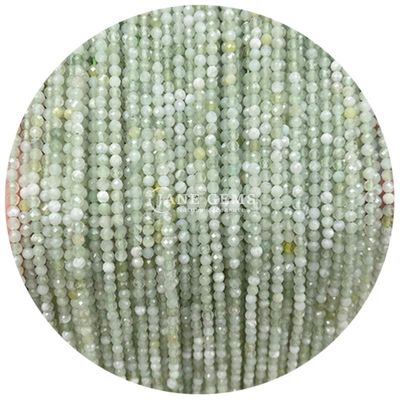 سنگ های قیمتی گنجی کریستال طبیعی شکل گرد شکل کوچک ژاد سفید Howlite رشته های گنجی گنجی برای دستبند