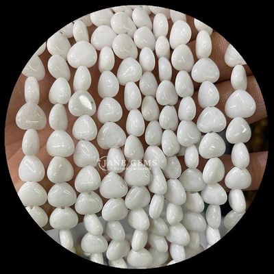 سنگ خشکی سفید ید طلا سنگ قیمتی گنجی طبیعی کریستال شکل قلب سنگ رشته های گنجی گشایی برای دستبنده