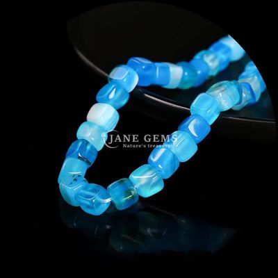 شکل مربع مکعب سنگ قیمتی طبیعی گره آبی خطوط آگات رشته های گره گشاده برای درمان و جواهرات DIY